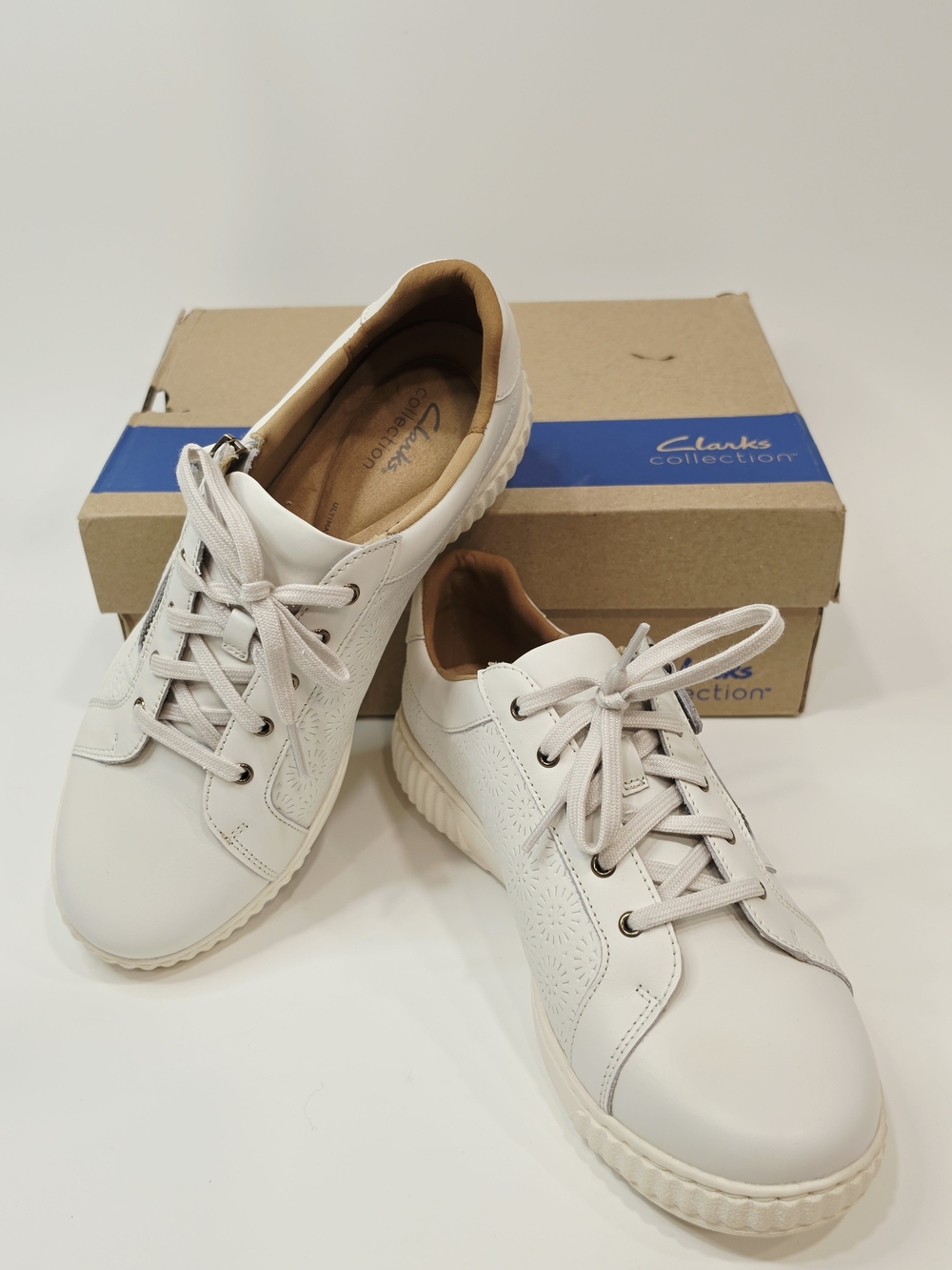 Clarks Women's Caroline Ella Sneakers in White Leather. Wide Size.